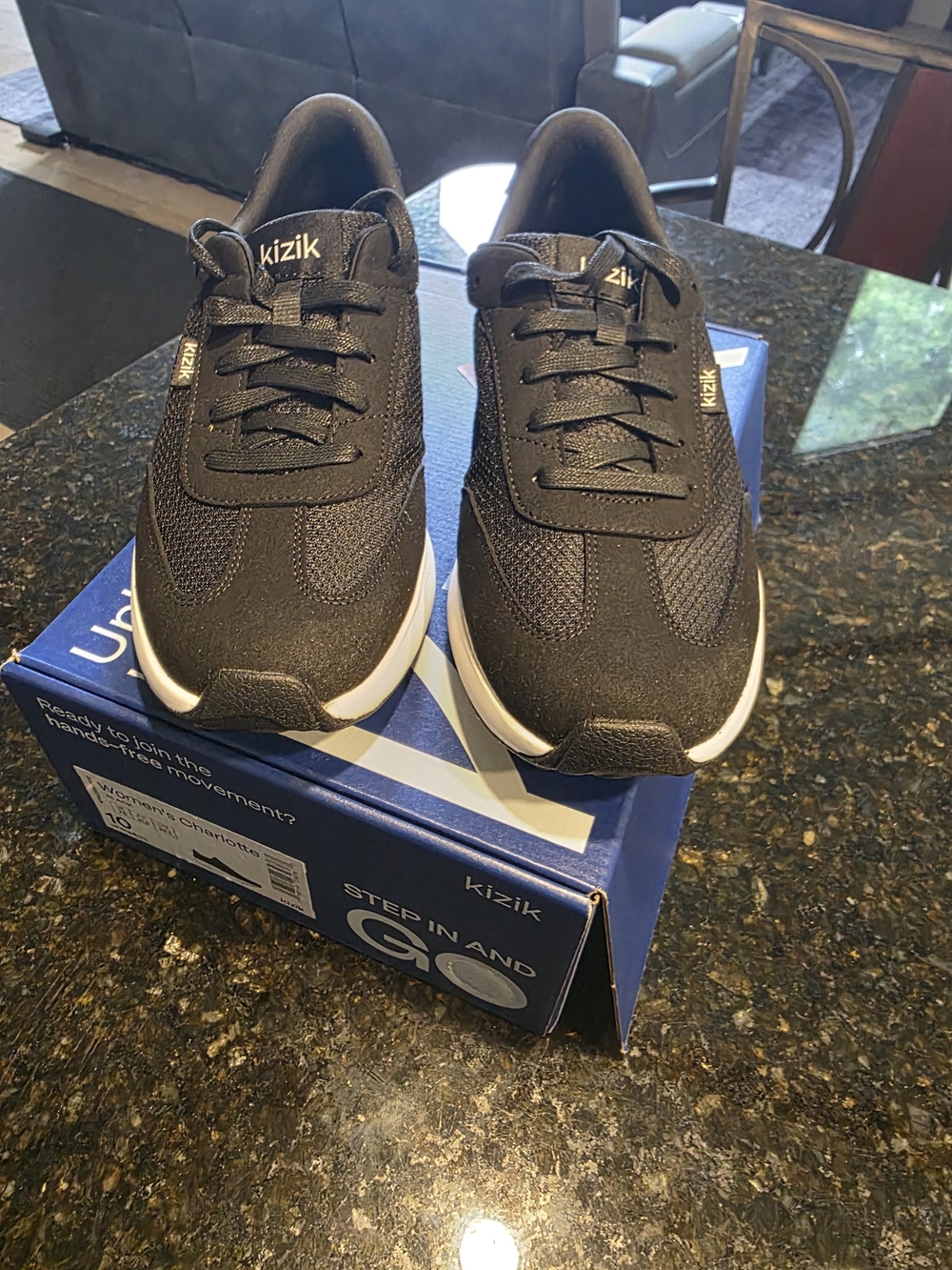 Womens Black Kizik Shpes